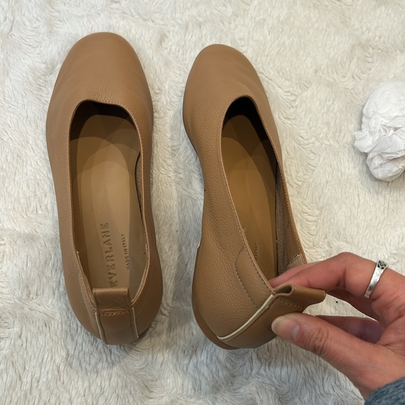 Everlane Italian Leather ‘The Day Glove’ Camel Flats - Picture 13 of 14